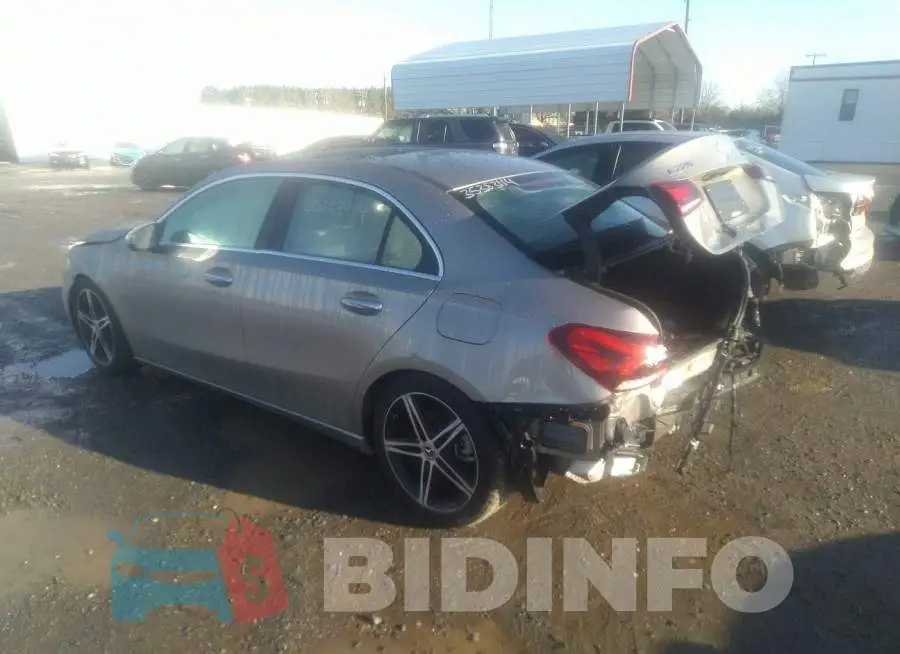WDD3G4FB5KW010585 Photo# 3