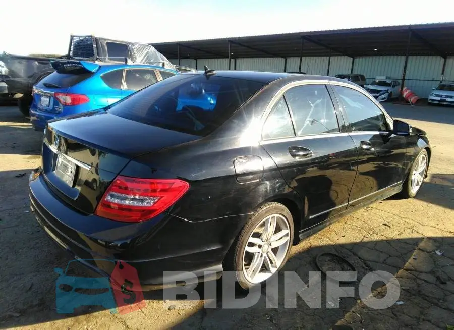 WDDGF4HB4DR275369 Photo# 4