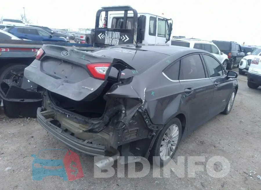 3FA6P0UU4FR267174 Photo# 4