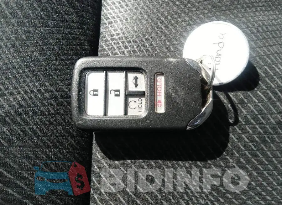 1HGCR2F76GA154835 Photo# 11