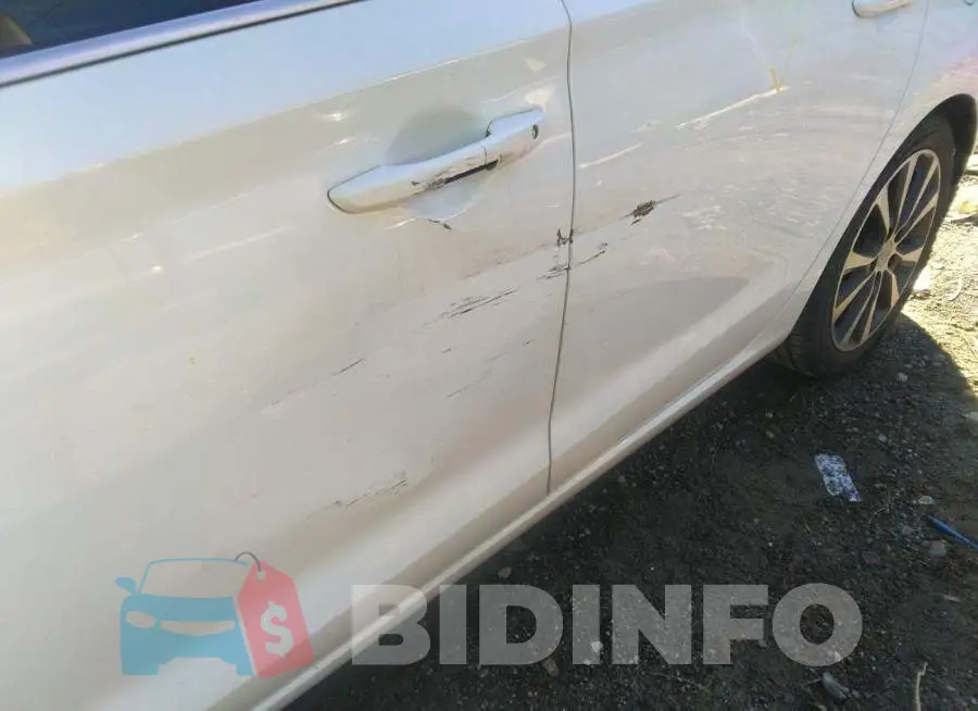 KMHH35LE4JU070122 Photo# 6