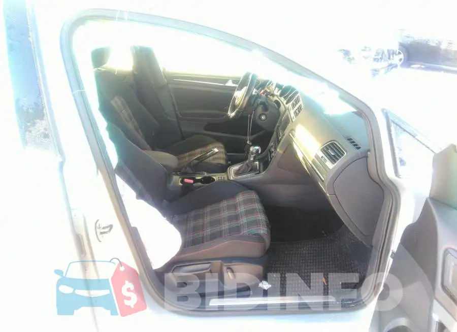 3VW4T7AU9GM057708 Photo# 5