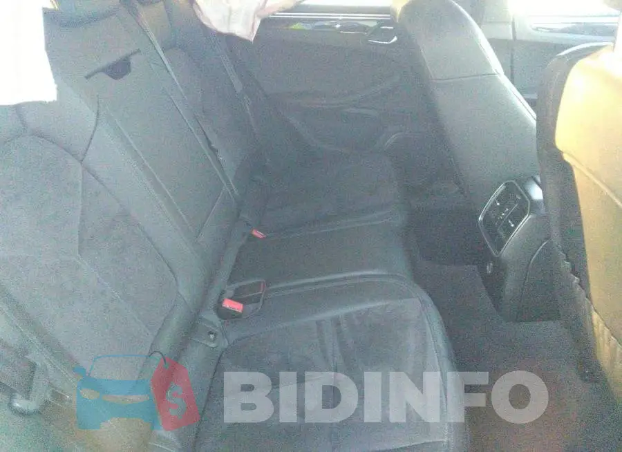 WP1AA2A55JLB16249 Photo# 8
