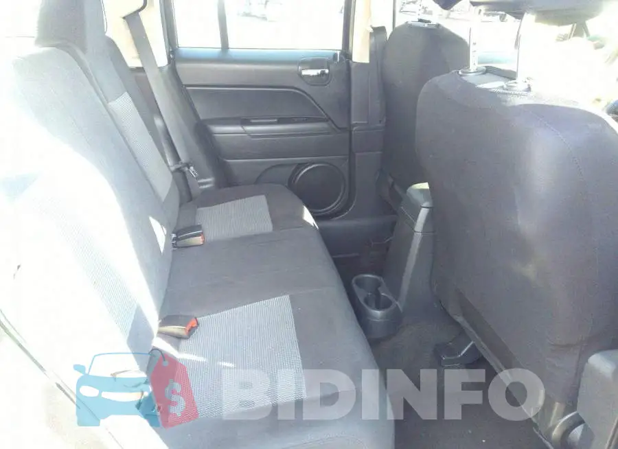 1C4NJRFB8ED885256 Photo# 8