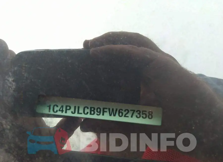 1C4PJLCB9FW627358 Photo# 9