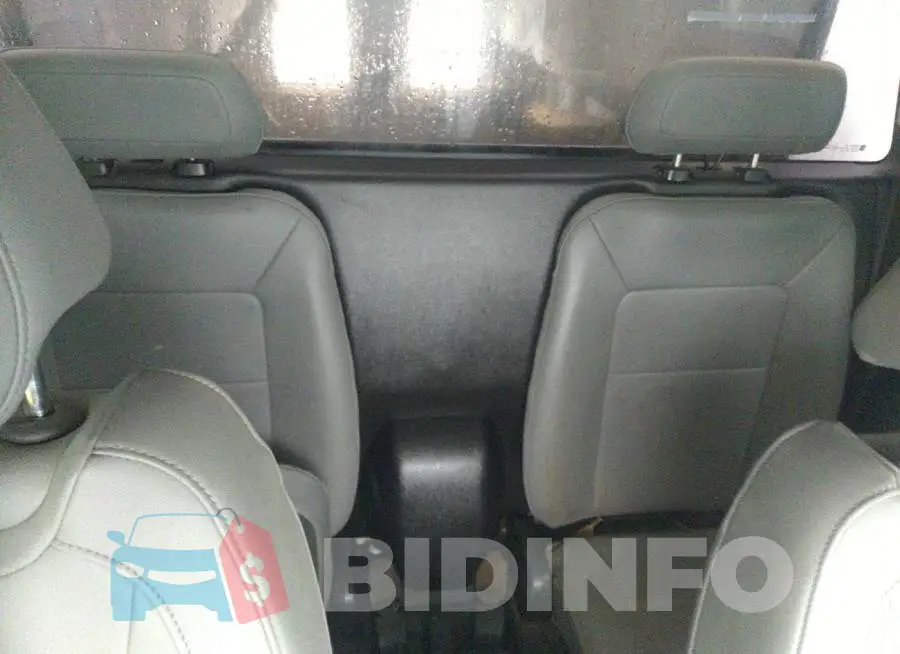 1GCHTBEN3J1121675 Photo# 8