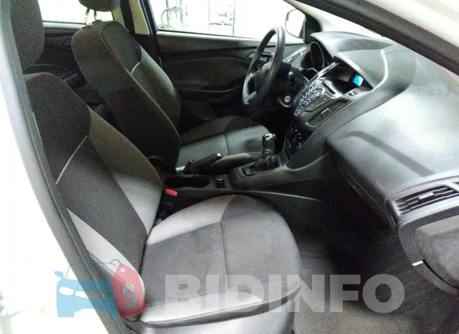1FADP3E22EL205288 Photo# 5