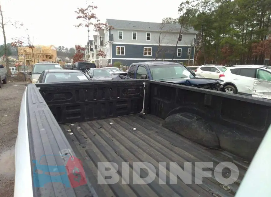 1FTMF1E85HKC27592 Photo# 8