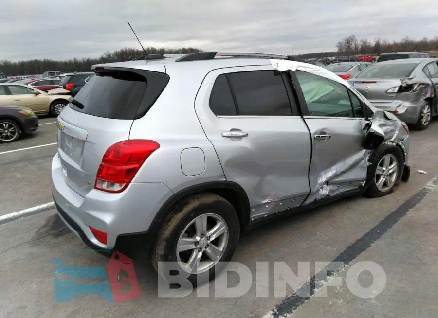 KL7CJPSB2JB511181 Photo# 4