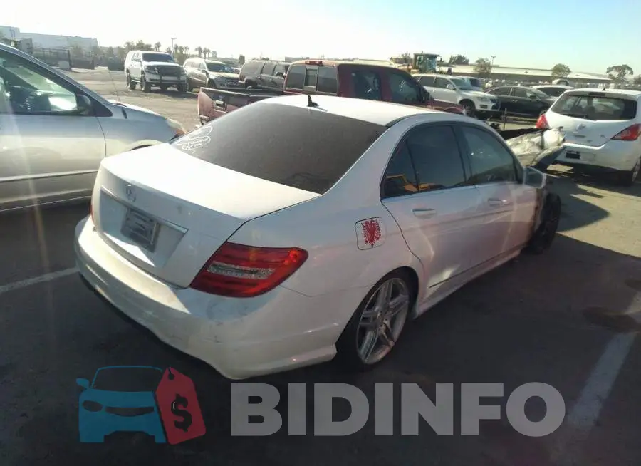 WDDGF4HB5DR246561 Photo# 4