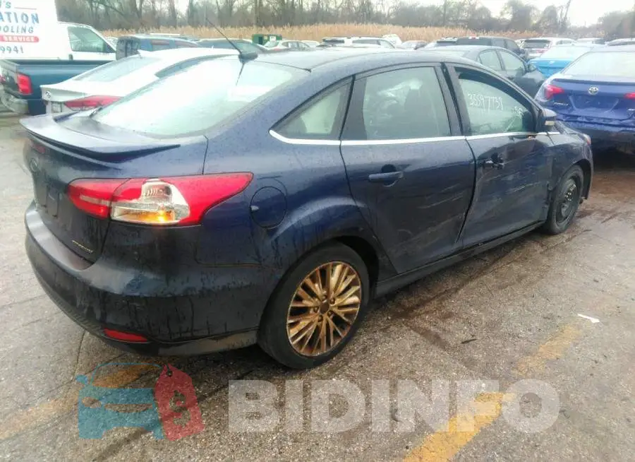 1FADP3J28HL338650 Photo# 4