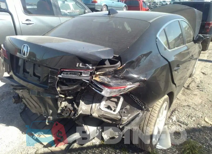19UDE2F35JA008110 Photo# 4