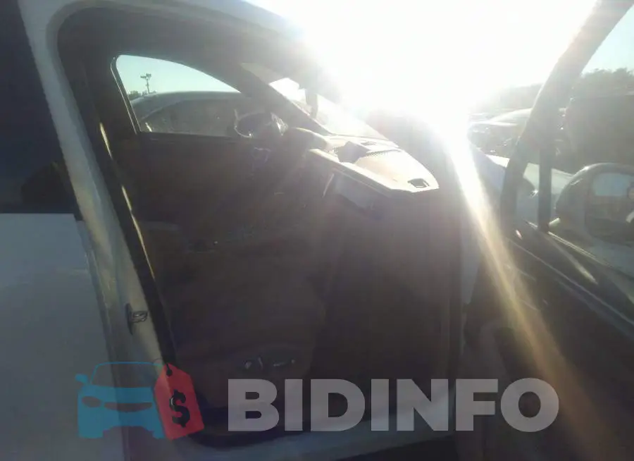 WP1AA2A58LLB00677 Photo# 5