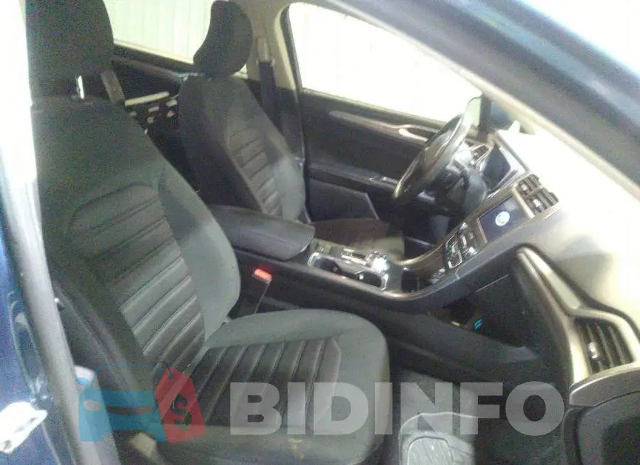 3FA6P0HDXKR148372 Photo# 5