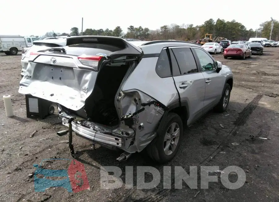2T3P1RFV8NW303291 Photo# 4
