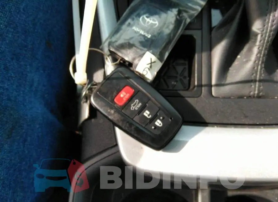 2T3P1RFV8NW303291 Photo# 11