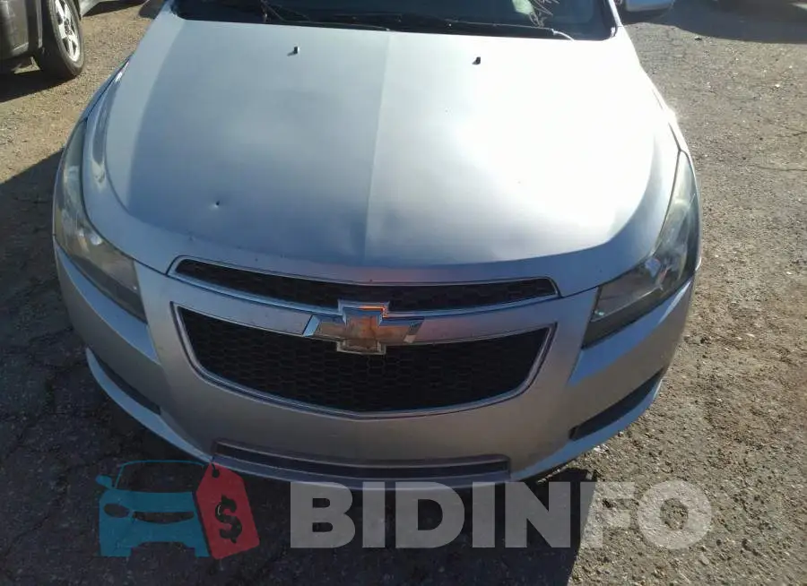 1G1PE5SB3D7169656 Photo# 6