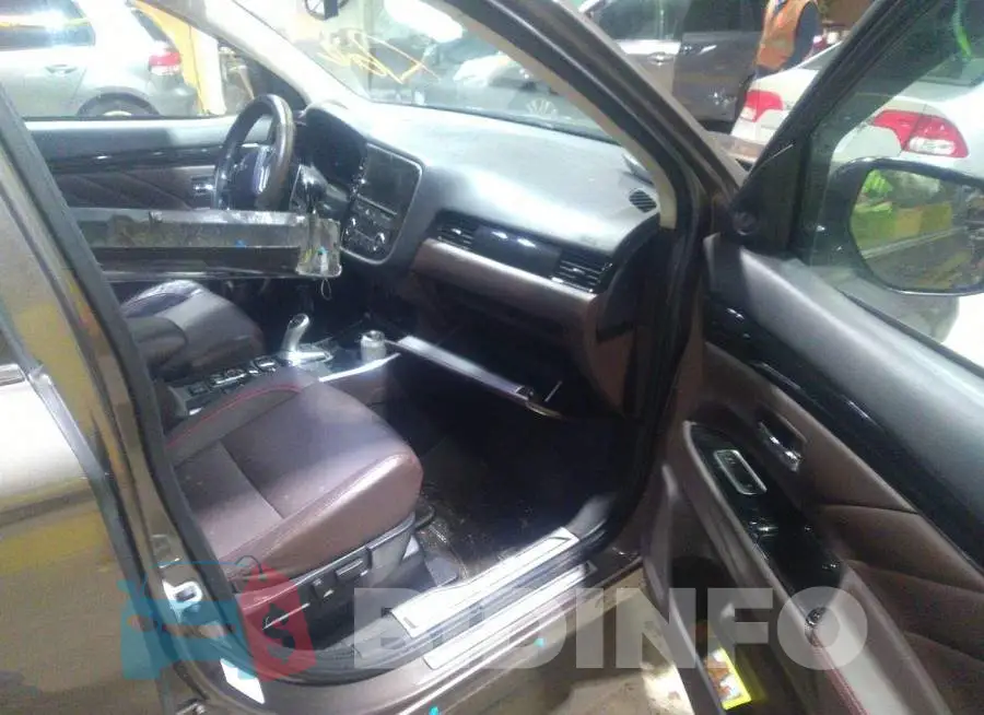 JA4J24A59JZ031092 Photo# 5