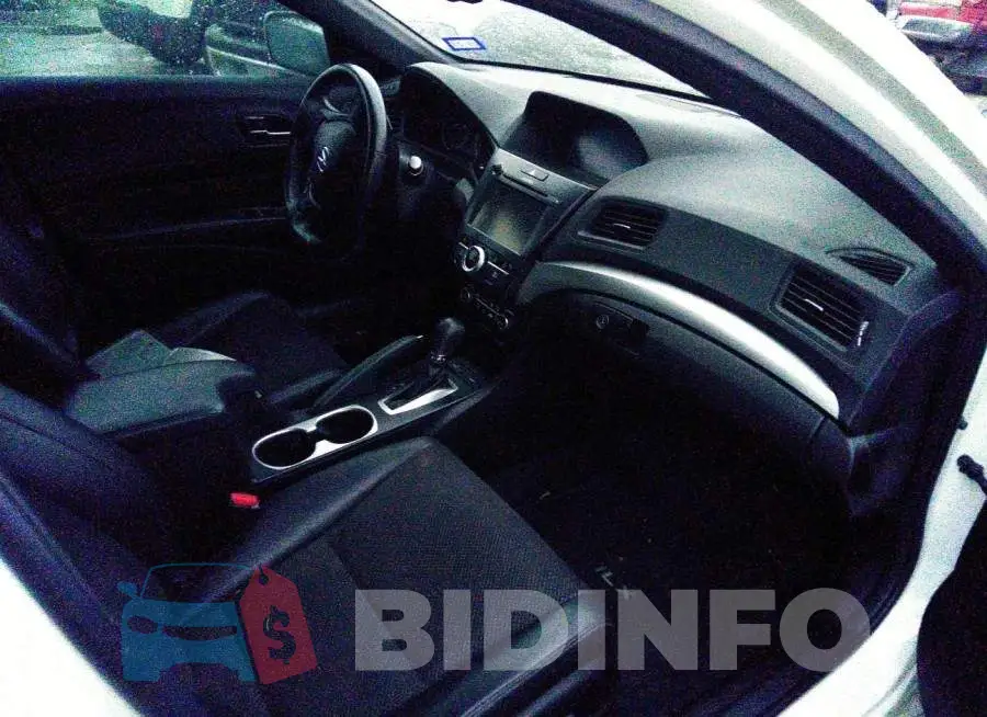 19UDE2F83JA000390 Photo# 5