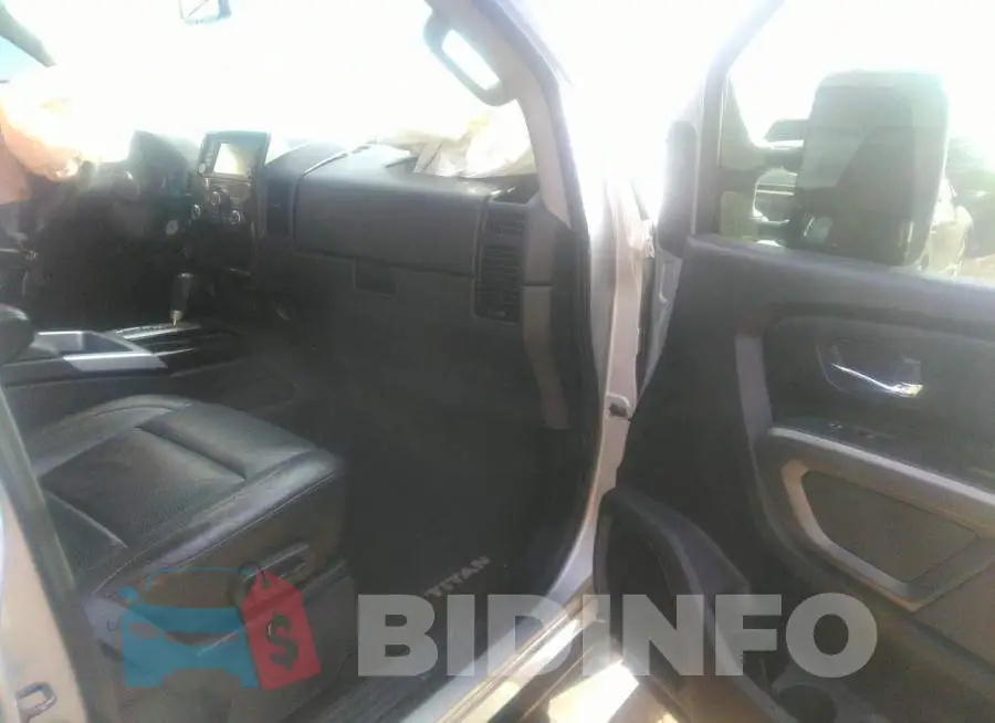 1N6AA0EC3FN511182 Photo# 5