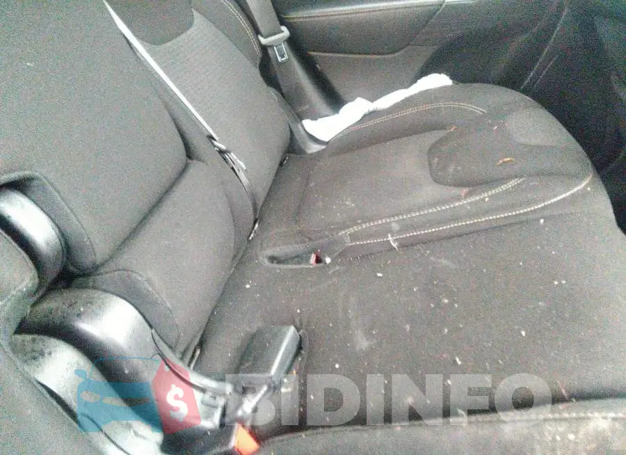 1C4PJLCB7FW694184 Photo# 8
