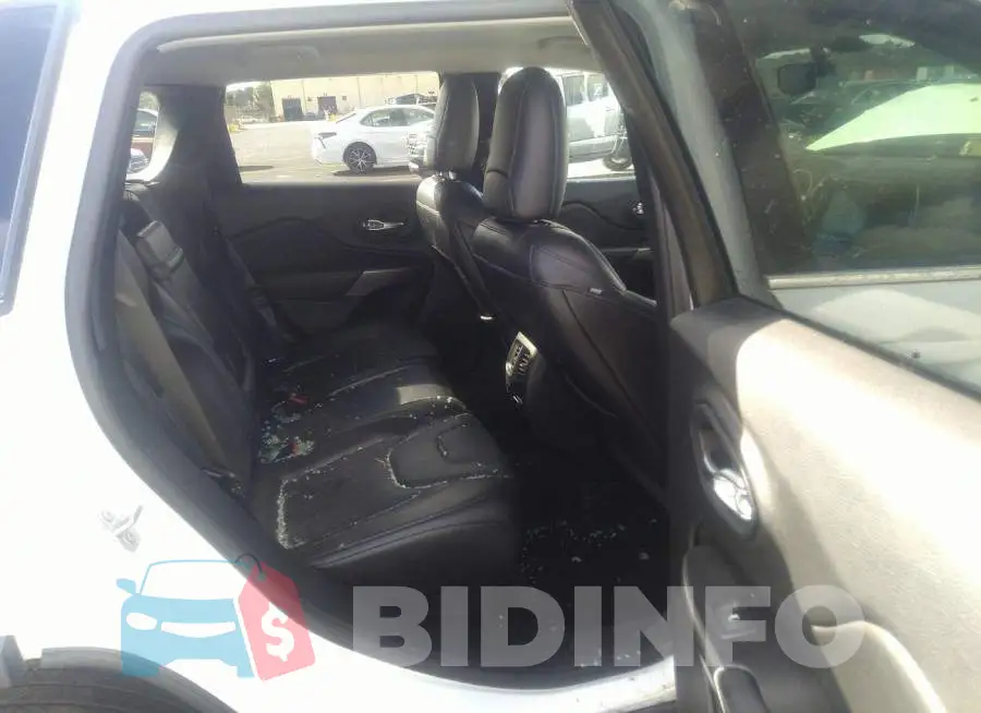 1C4PJLDB7KD300428 Photo# 8