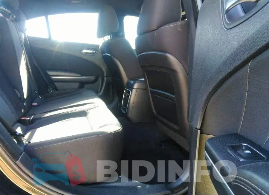 2C3CDXHG0FH784247 Photo# 8
