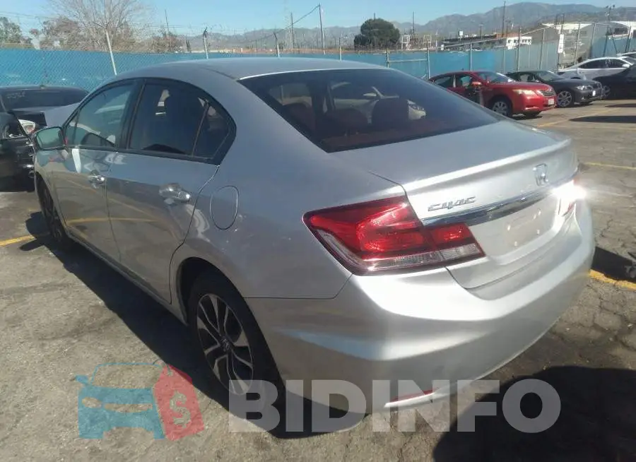 19XFB2F83FE244402 Photo# 3