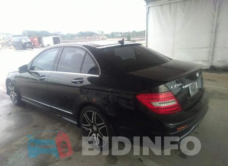 WDDGF4HB3DR257610 Photo# 3
