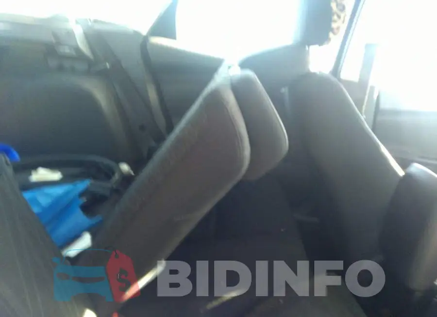 1FADP3K26GL381364 Photo# 8