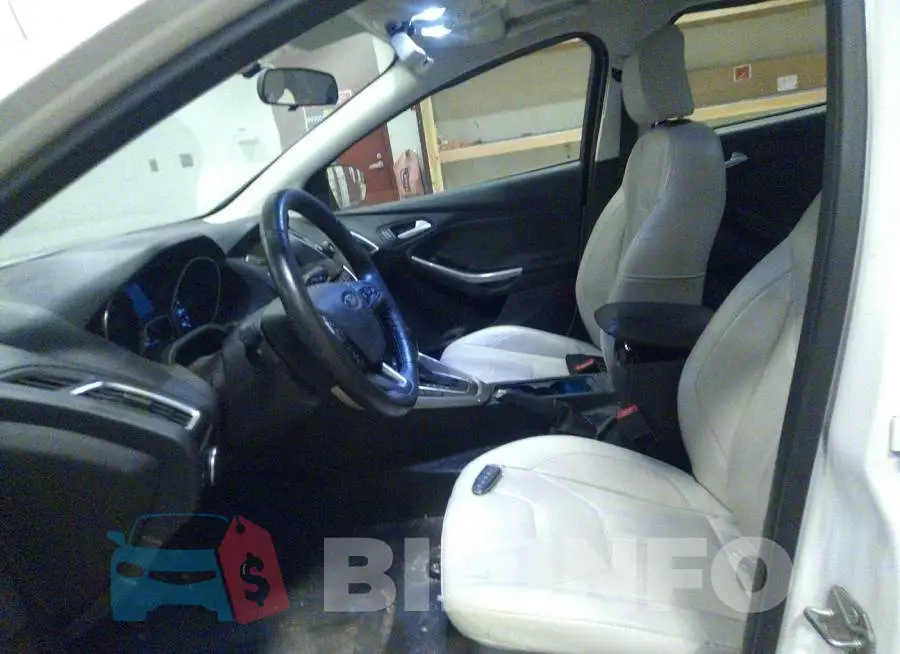 1FADP3N29JL323719 Photo# 5