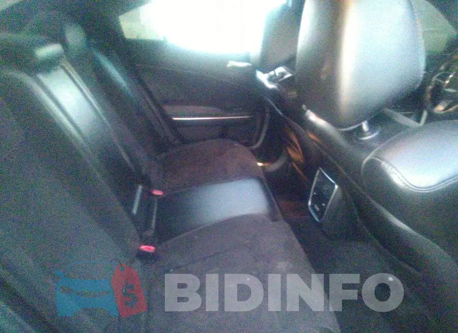 2C3CDXGJ9JH247723 Photo# 8