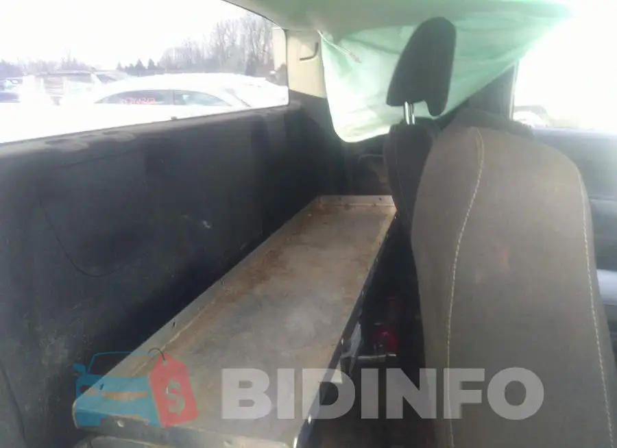 1GCHSCEA8M1228702 Photo# 8