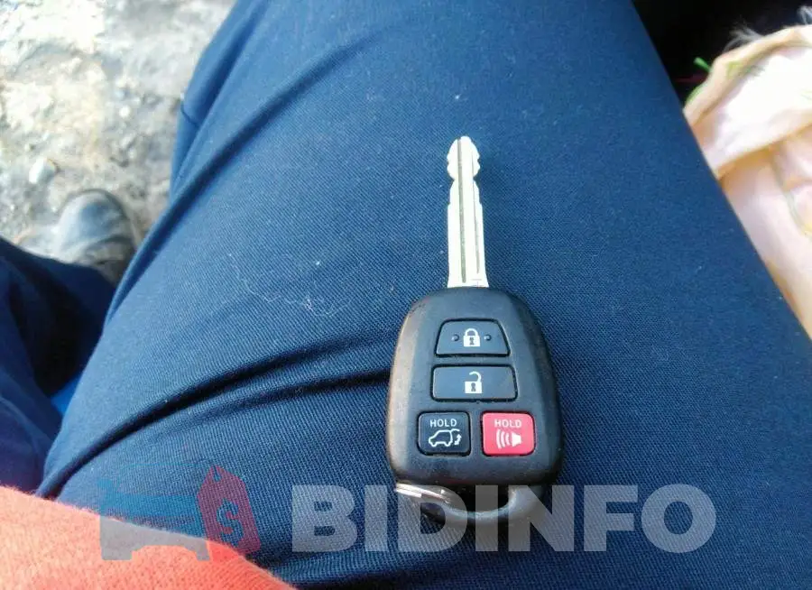 2T3RFREV6GW437778 Photo# 11