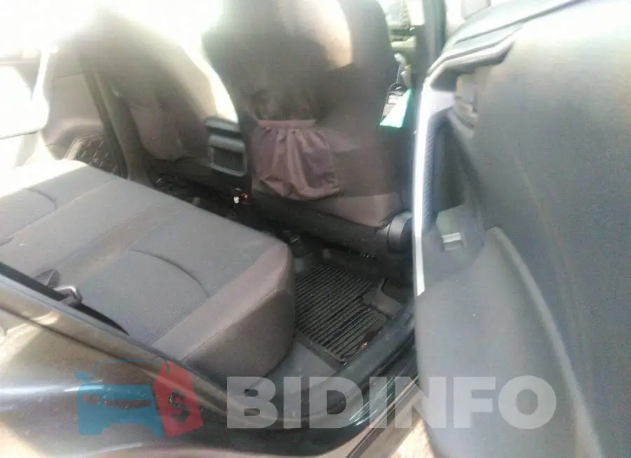 JTMF1RFV8KD005652 Photo# 8
