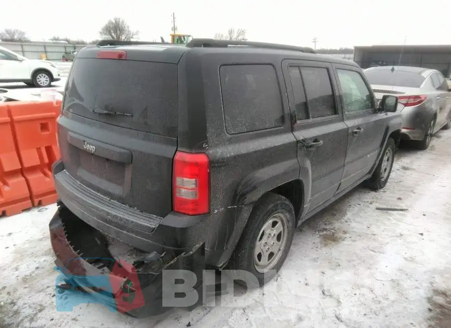 1C4NJPBAXFD280366 Photo# 4