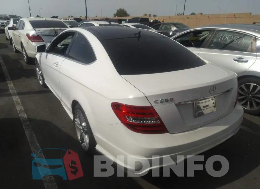 WDDGJ4HB7EG269853 Photo# 3