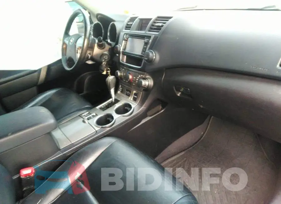 5TDBK3EH8DS272401 Photo# 5
