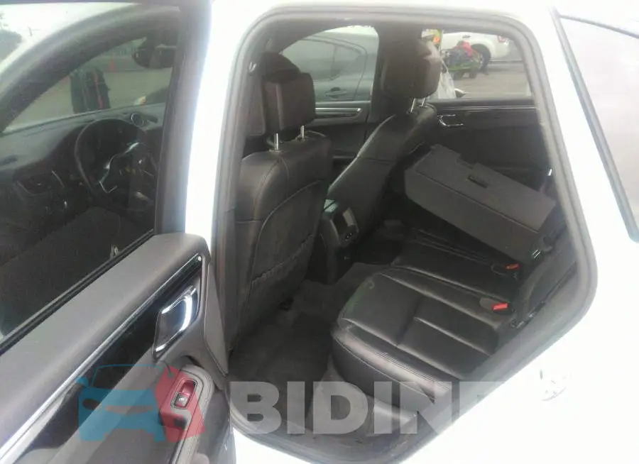 WP1AB2A5XFLB65483 Photo# 8
