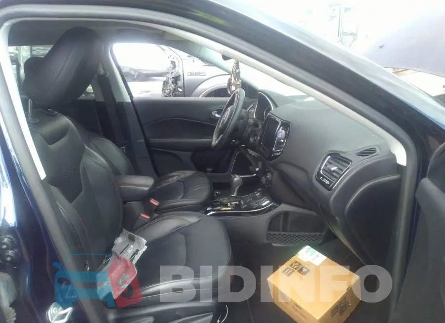 3C4NJDCB5JT478913 Photo# 5