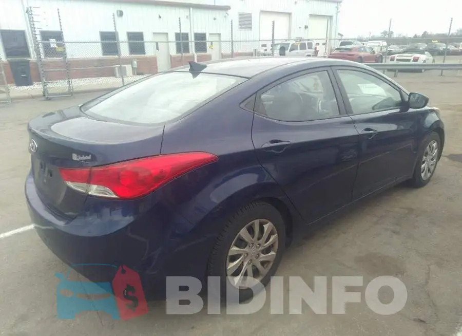 5NPDH4AE9DH158079 Photo# 4