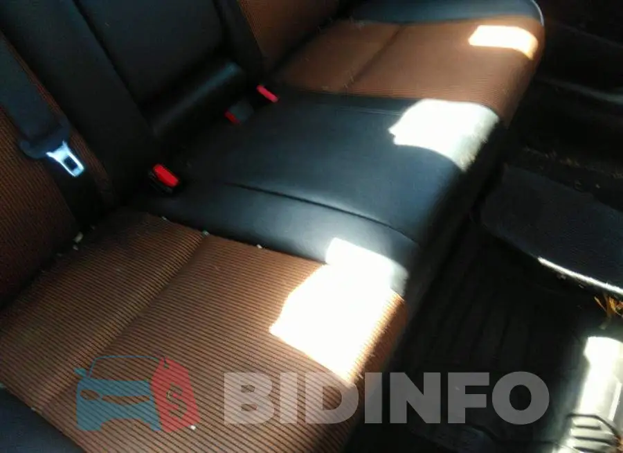 2T1BURHE4FC471911 Photo# 8