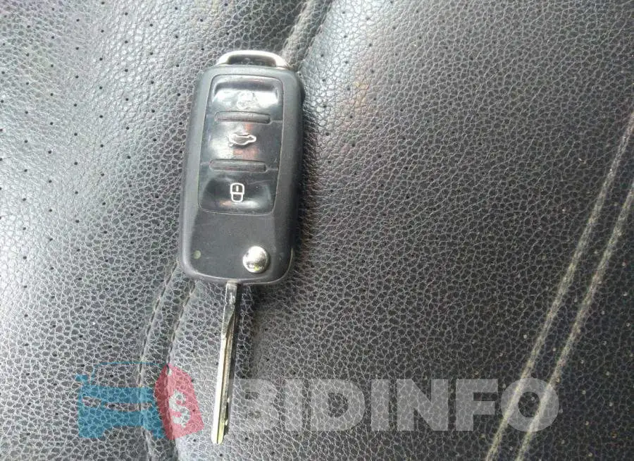 1VWBP7A32DC055587 Photo# 11