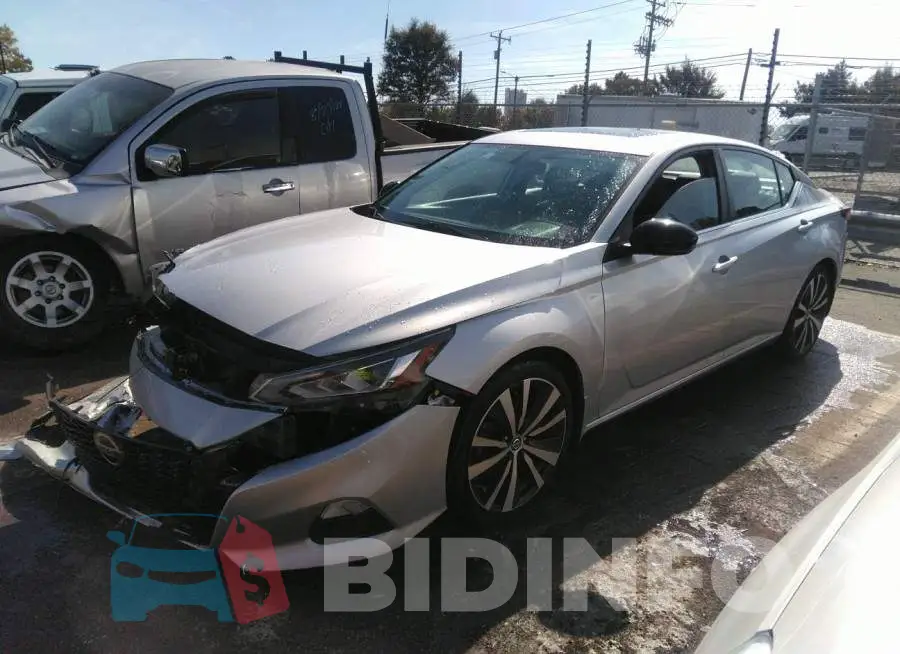 1N4BL4CV2KC133543 Photo# 2