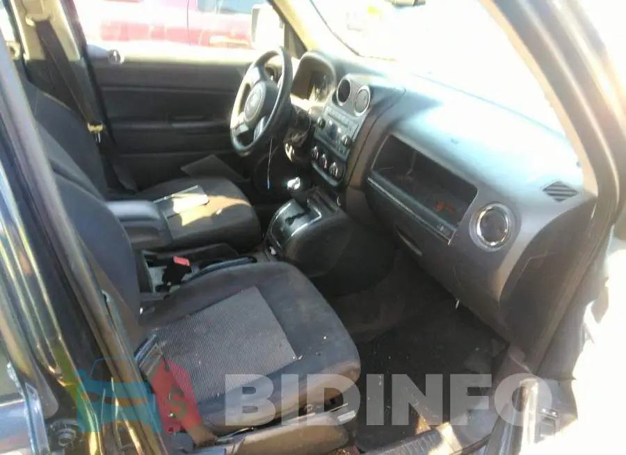 1C4NJPBAXFD341621 Photo# 5