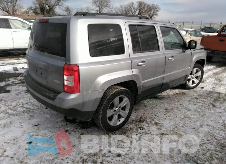 1C4NJPFB2FD361106 Photo# 4