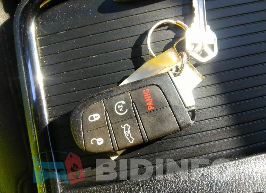 2C3CDXHG8KH621808 Photo# 11