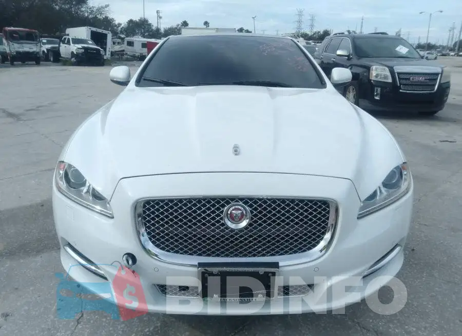SAJWA1GT7EMV74318 Photo# 6