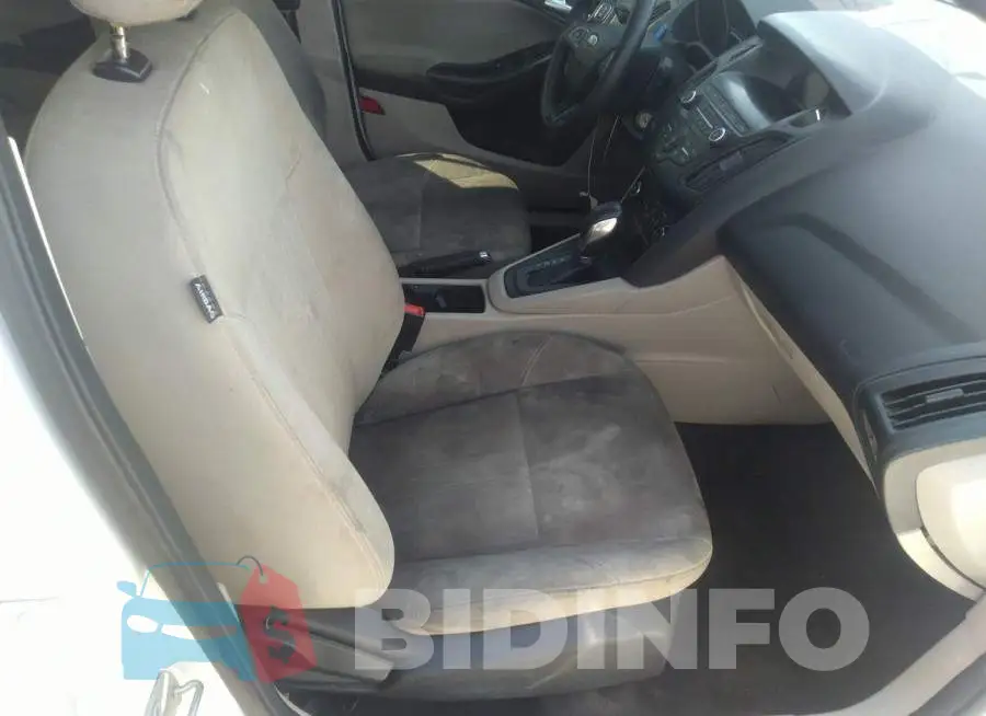 1FADP3F2XJL295802 Photo# 5