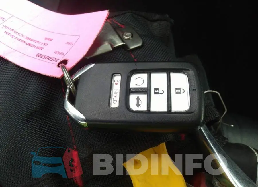 1HGCV2F66JA007487 Photo# 11